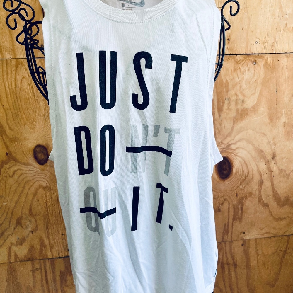 Nike just don’t quit tank size medium